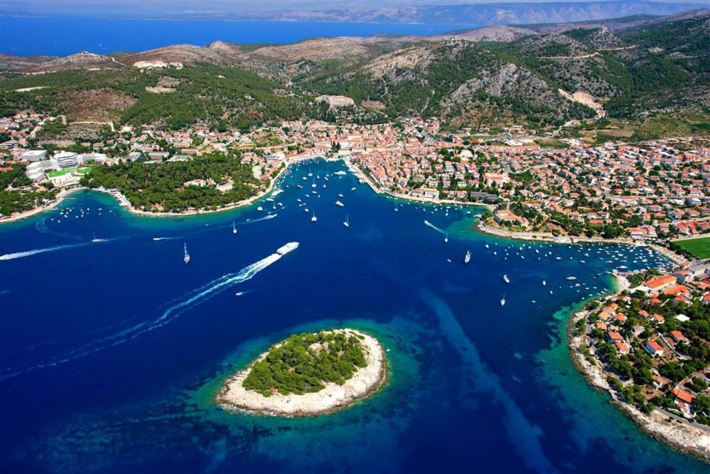 Blue Bay Residence Hvar Town Extérieur photo